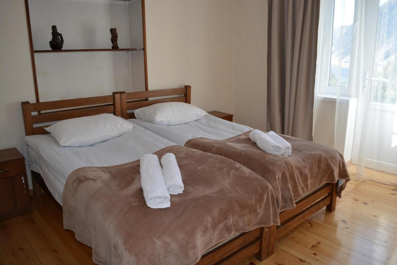 Ekaterine Guest House คัซเบกี ภายนอก รูปภาพ